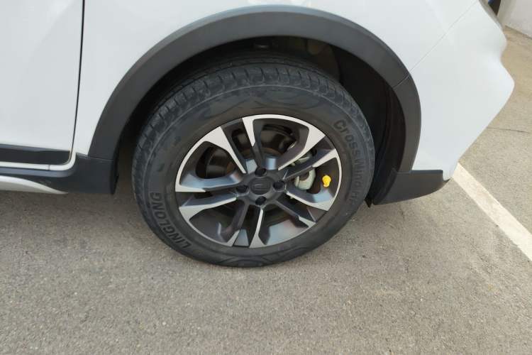 Used Geely Auto Vision X3 2019 Upgraded Model 1.5L Manual Elite Version Right Front Wheel Hub