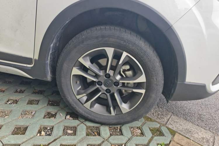 Used Geely Auto Vision X3 2019 Upgraded Model 1.5L Manual Elite Version Right Front Wheel Hub
