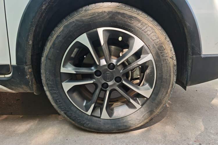 Used Geely Auto Vision X3 2019 Upgraded Model 1.5L Manual Elite Version Right Front Wheel Hub