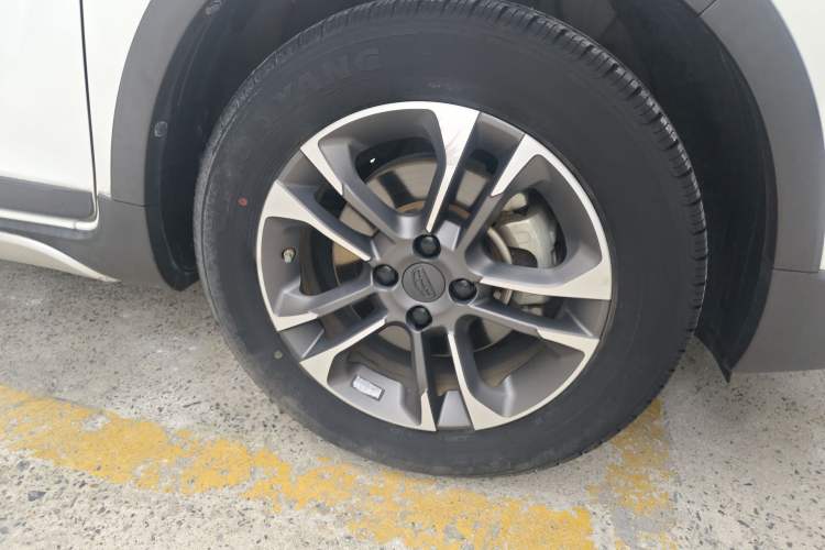Used Geely Auto Vision X3 2019 Upgraded Model 1.5L CVT Elite Version Right Front Wheel Hub