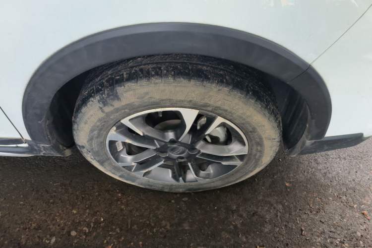 Used Geely Auto Vision X3 2019 Upgraded Model 1.5L Manual Elite Version Right Front Wheel Hub
