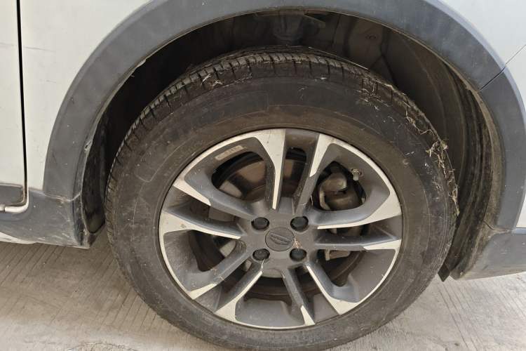 Used Geely Auto Vision X3 2019 Upgraded Model 1.5L CVT Prestige Version Right Front Wheel Hub