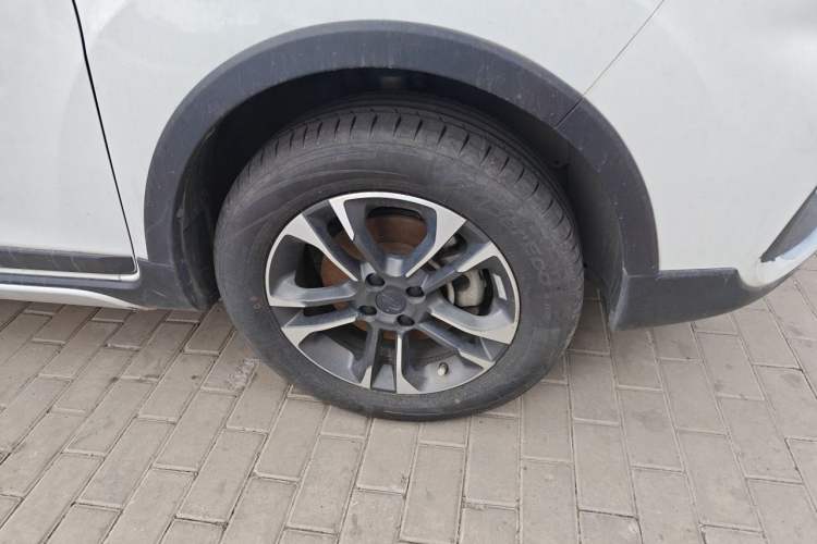 Used Geely Auto Vision X3 2019 Upgraded Model 1.5L Manual Elite Version Right Front Wheel Hub