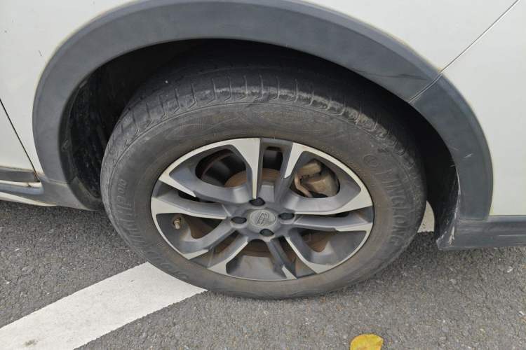 Used Geely Auto Vision X3 2019 Upgraded Model 1.5L Manual Elite Version Right Front Wheel Hub