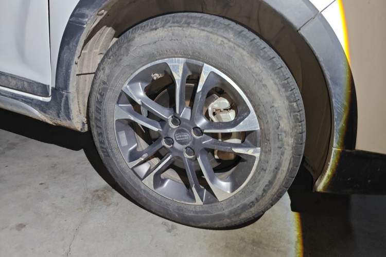 Used Geely Auto Vision X3 2019 Upgraded Model 1.5L Manual Elite Version Right Front Wheel Hub