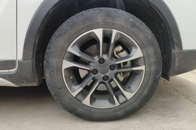 Used Geely Auto Vision X3 2019 Upgraded Model 1.5L Manual Elite Version Right Front Wheel Hub