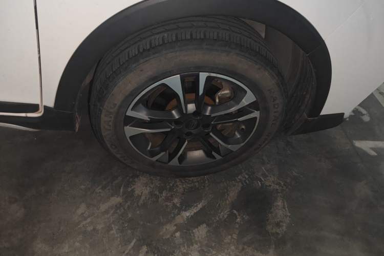 Used Geely Auto Vision X3 2019 Upgraded Model 1.5L CVT Elite Version Right Front Wheel Hub