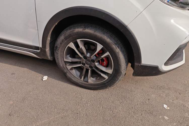 Used Geely Auto Vision X3 2019 Upgraded Model 1.5L Manual Elite Version Right Front Wheel Hub