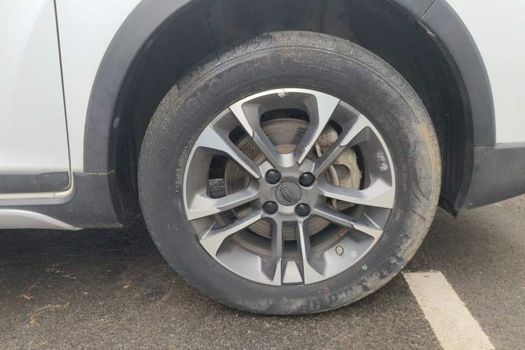 Used Geely Auto Vision X3 2019 Upgraded Model 1.5L Manual Elite Version Right Front Wheel Hub