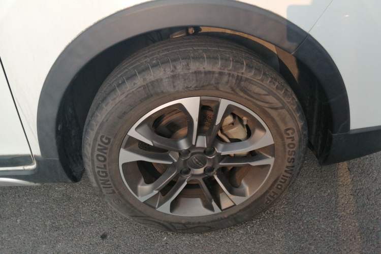 Used Geely Auto Vision X3 2019 Upgraded Model 1.5L Manual Luxury Version Right Front Wheel Hub
