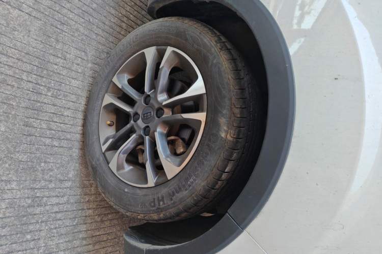 Used Geely Auto Vision X3 2019 Upgraded Model 1.5L Manual Luxury Version Right Front Wheel Hub