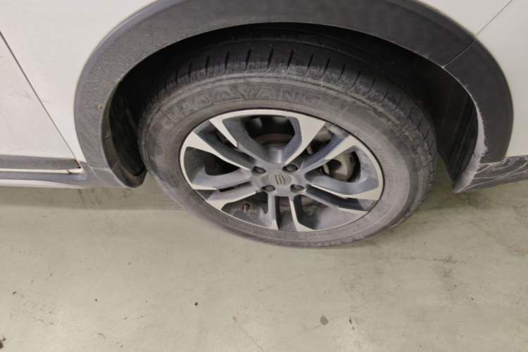 Used Geely Auto Vision X3 2019 Upgraded Model 1.5L Manual Elite Version Right Front Wheel Hub