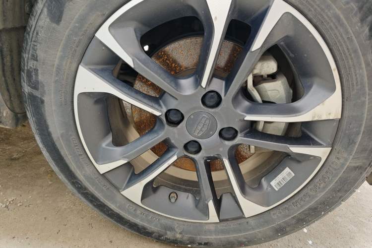 Used Geely Auto Vision X3 2019 Upgraded Model 1.5L CVT Elite Version Right Front Wheel Hub