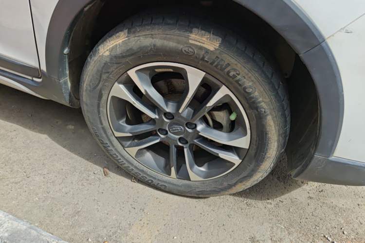 Used Geely Auto Vision X3 2019 Upgraded Model 1.5L Manual Elite Version Right Front Wheel Hub