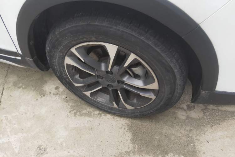 Used Geely Auto Vision X3 2019 Upgraded Model 1.5L CVT Prestige Version Right Front Wheel Hub