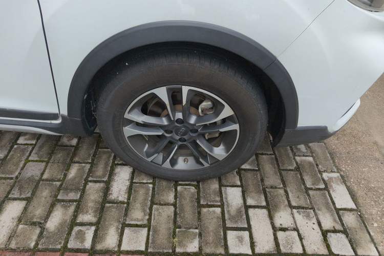 Used Geely Auto Vision X3 2019 Upgraded Model 1.5L CVT Elite Version Right Front Wheel Hub