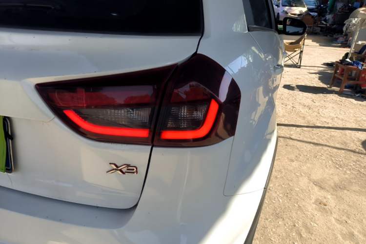Used Geely Auto Vision X3 2019 Upgraded Model 1.5L CVT Elite Version Right Rear Taillight
