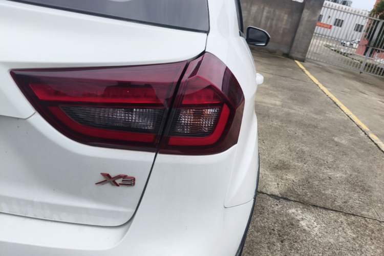 Used Geely Auto Vision X3 2019 Upgraded Model 1.5L CVT Elite Version Right Rear Taillight