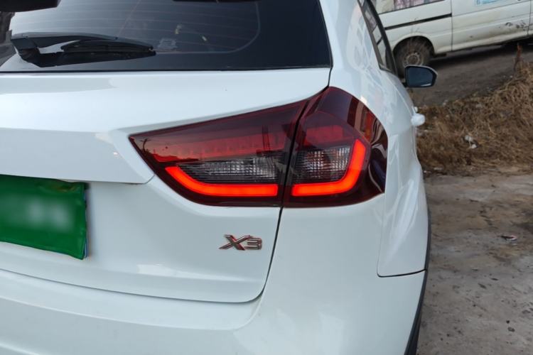 Used Geely Auto Vision X3 2019 Upgraded Model 1.5L Manual Elite Version Right Rear Taillight