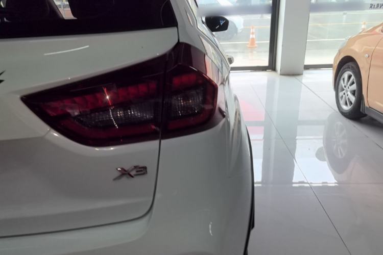 Used Geely Auto Vision X3 2019 Upgraded Model 1.5L CVT Elite Version Right Rear Taillight