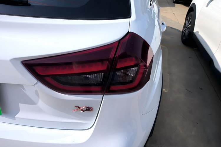 Used Geely Auto Vision X3 2019 Upgraded Model 1.5L Manual Luxury Version Right Rear Taillight