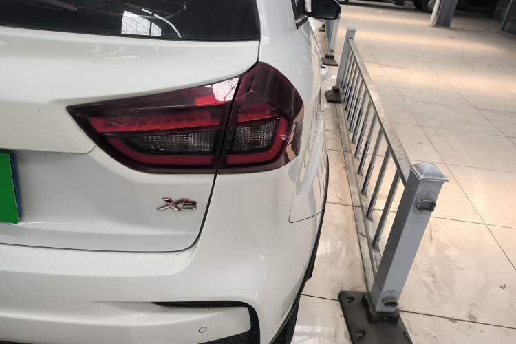 Used Geely Auto Vision X3 2019 Upgraded Model 1.5L CVT Elite Version Right Rear Taillight