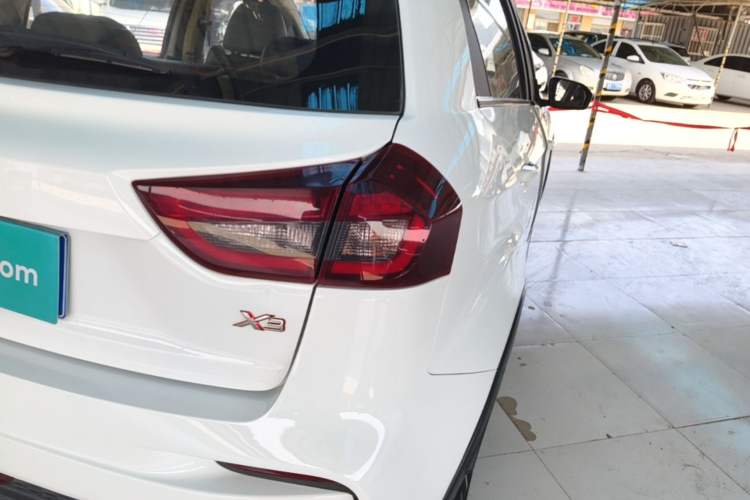 Used Geely Auto Vision X3 2019 Upgraded Model 1.5L Manual Luxury Version Right Rear Taillight