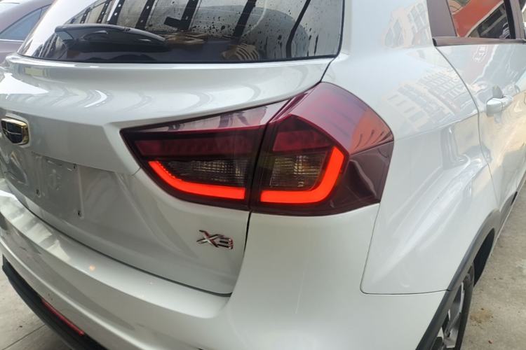 Used Geely Auto Vision X3 2019 Upgraded Model 1.5L CVT Prestige Version Right Rear Taillight