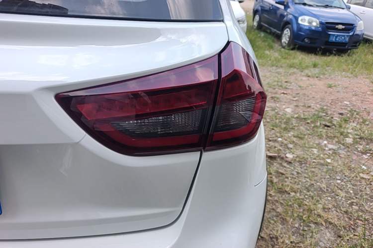 Used Geely Auto Vision X3 2019 Upgraded Model 1.5L Manual Luxury Version Right Rear Taillight