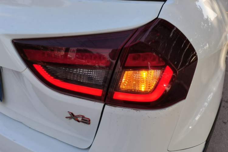Used Geely Auto Vision X3 2019 Upgraded Model 1.5L Manual Elite Version Right Rear Taillight
