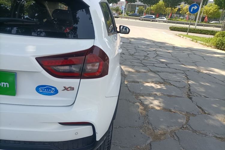 Used Geely Auto Vision X3 2019 Upgraded Model 1.5L Manual Elite Version Right Rear Taillight
