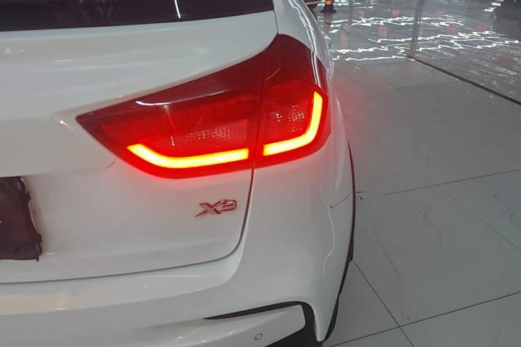 Used Geely Auto Vision X3 2019 Upgraded Model 1.5L Manual Elite Version Right Rear Taillight
