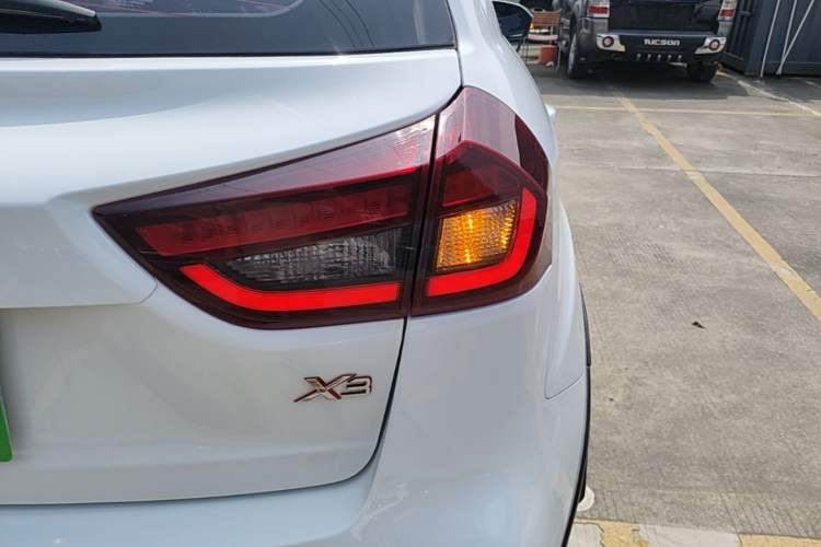 Used Geely Auto Vision X3 2019 Upgraded Model 1.5L CVT Elite Version Right Rear Taillight
