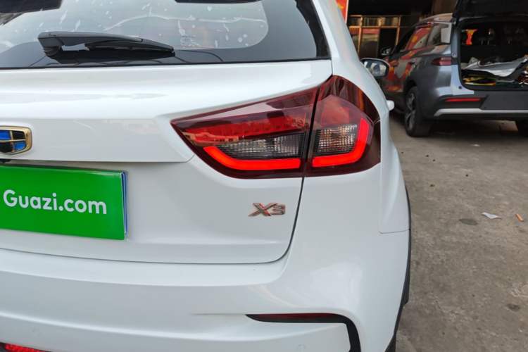 Used Geely Auto Vision X3 2019 Upgraded Model 1.5L CVT Elite Version Right Rear Taillight