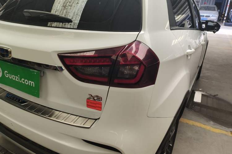 Used Geely Auto Vision X3 2019 Upgraded Model 1.5L CVT Prestige Version Right Rear Taillight