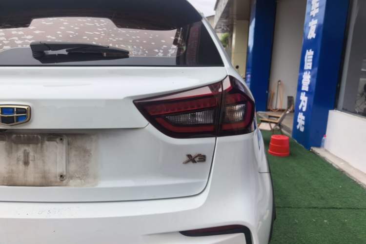 Used Geely Auto Vision X3 2019 Upgraded Model 1.5L Manual Luxury Version Right Rear Taillight