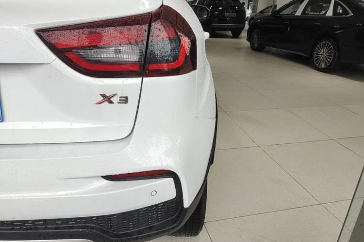 Used Geely Auto Vision X3 2019 Upgraded Model 1.5L CVT Elite Version Right Rear Taillight