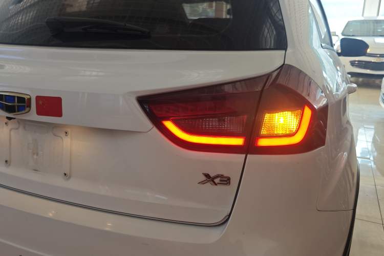 Used Geely Auto Vision X3 2019 Upgraded Model 1.5L Manual Luxury Version Right Rear Taillight