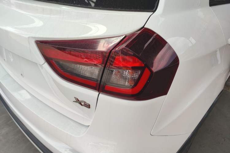 Used Geely Auto Vision X3 2019 Upgraded Model 1.5L CVT Elite Version Right Rear Taillight