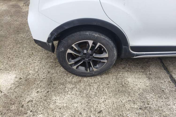 Used Geely Auto Vision X3 2019 Upgraded Model 1.5L CVT Elite Version Right Rear Wheel Hub