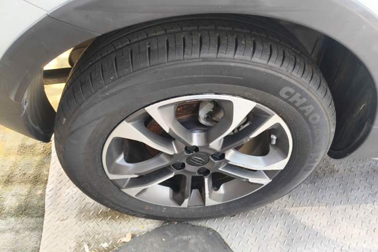Used Geely Auto Vision X3 2019 Upgraded Model 1.5L CVT Elite Version Right Rear Wheel Hub