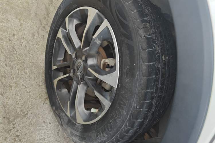 Used Geely Auto Vision X3 2019 Upgraded Model 1.5L CVT Elite Version Right Rear Wheel Hub