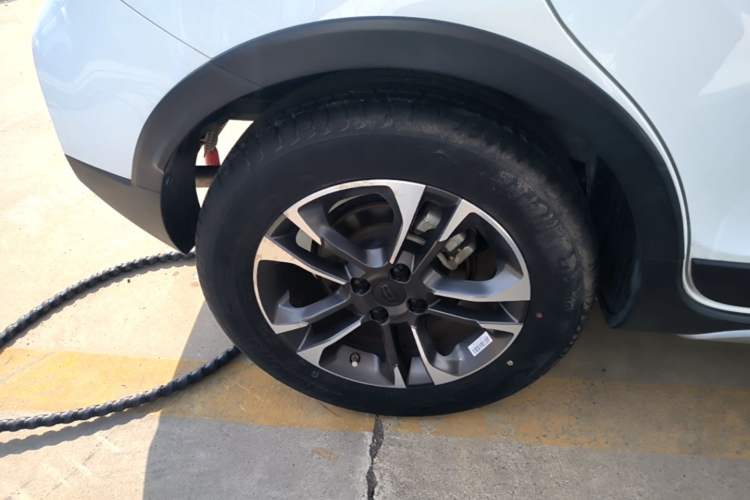 Used Geely Auto Vision X3 2019 Upgraded Model 1.5L Manual Luxury Version Right Rear Wheel Hub