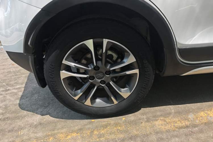 Used Geely Auto Vision X3 2019 Upgraded Model 1.5L CVT Prestige Version Right Rear Wheel Hub