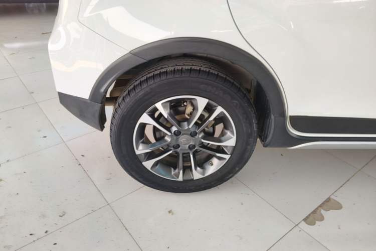 Used Geely Auto Vision X3 2019 Upgraded Model 1.5L Manual Luxury Version Right Rear Wheel Hub