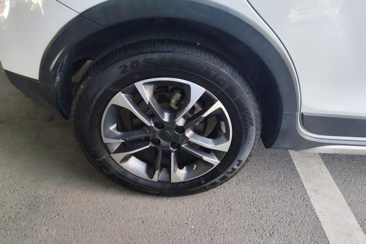 Used Geely Auto Vision X3 2019 Upgraded Model 1.5L Manual Elite Version Right Rear Wheel Hub