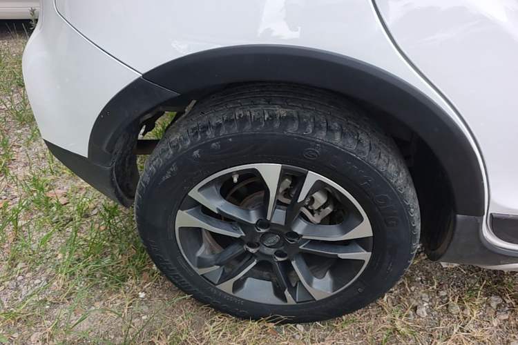 Used Geely Auto Vision X3 2019 Upgraded Model 1.5L Manual Luxury Version Right Rear Wheel Hub