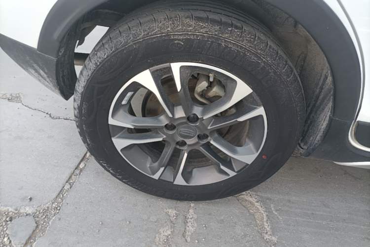 Used Geely Auto Vision X3 2019 Upgraded Model 1.5L Manual Elite Version Right Rear Wheel Hub