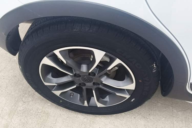 Used Geely Auto Vision X3 2019 Upgraded Model 1.5L CVT Elite Version Right Rear Wheel Hub