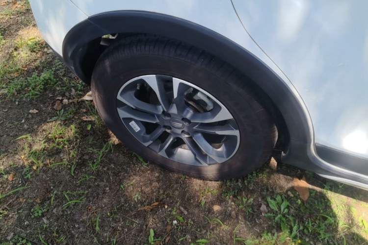 Used Geely Auto Vision X3 2019 Upgraded Model 1.5L CVT Prestige Version Right Rear Wheel Hub